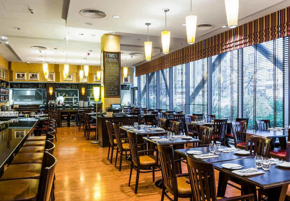 Courtyard By Marriott Prague City Bagian luar foto