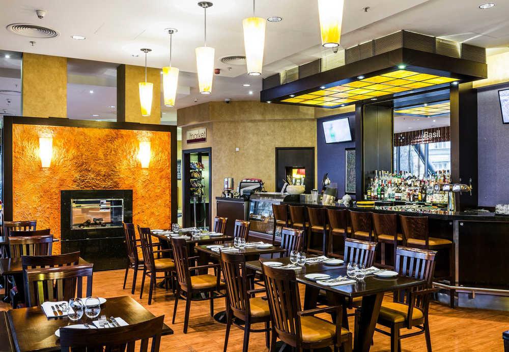 Courtyard By Marriott Prague City Bagian luar foto