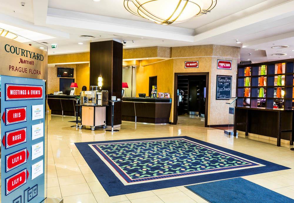 Courtyard By Marriott Prague City Bagian luar foto