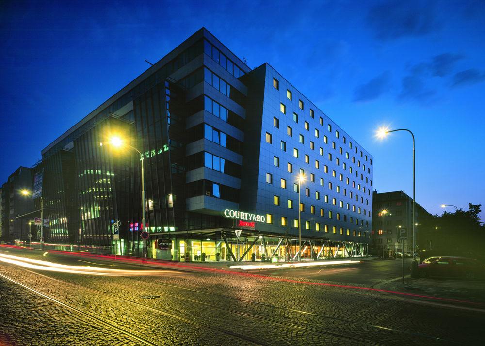 Courtyard By Marriott Prague City Bagian luar foto