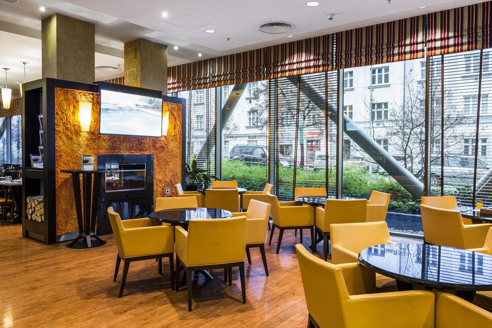 Courtyard By Marriott Prague City Bagian luar foto