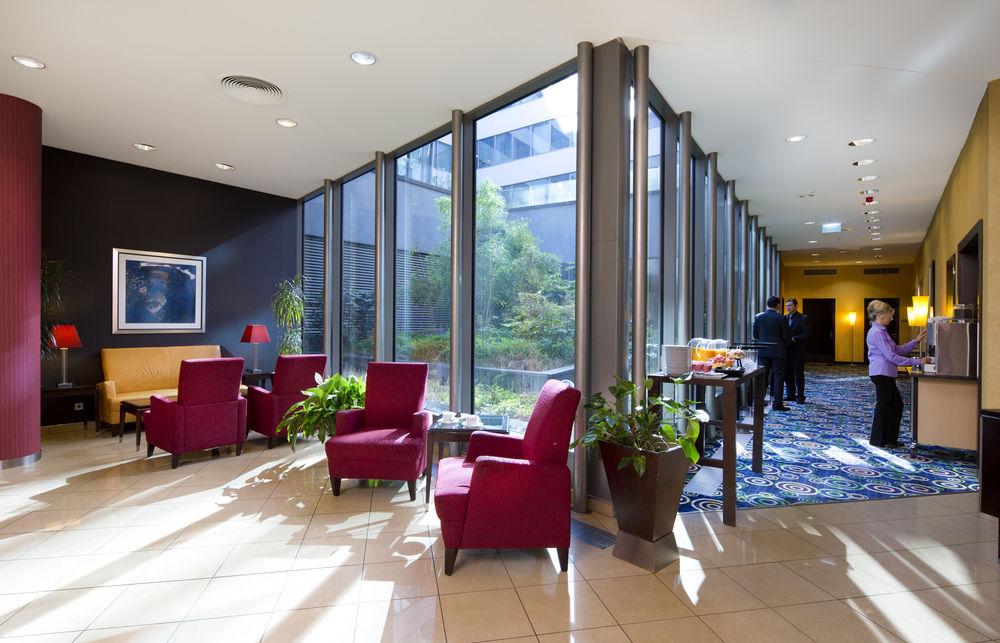 Courtyard By Marriott Prague City Bagian luar foto