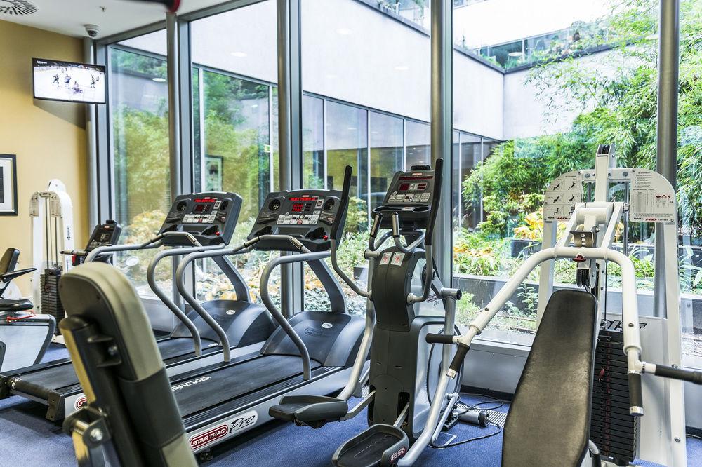 Courtyard By Marriott Prague City Bagian luar foto