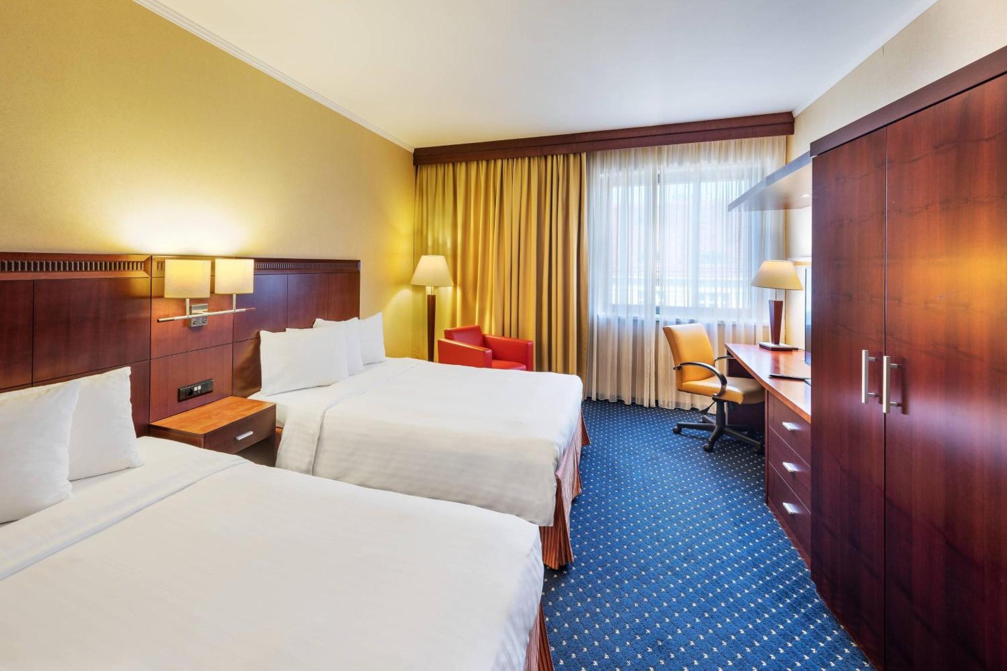 Courtyard By Marriott Prague City Bagian luar foto