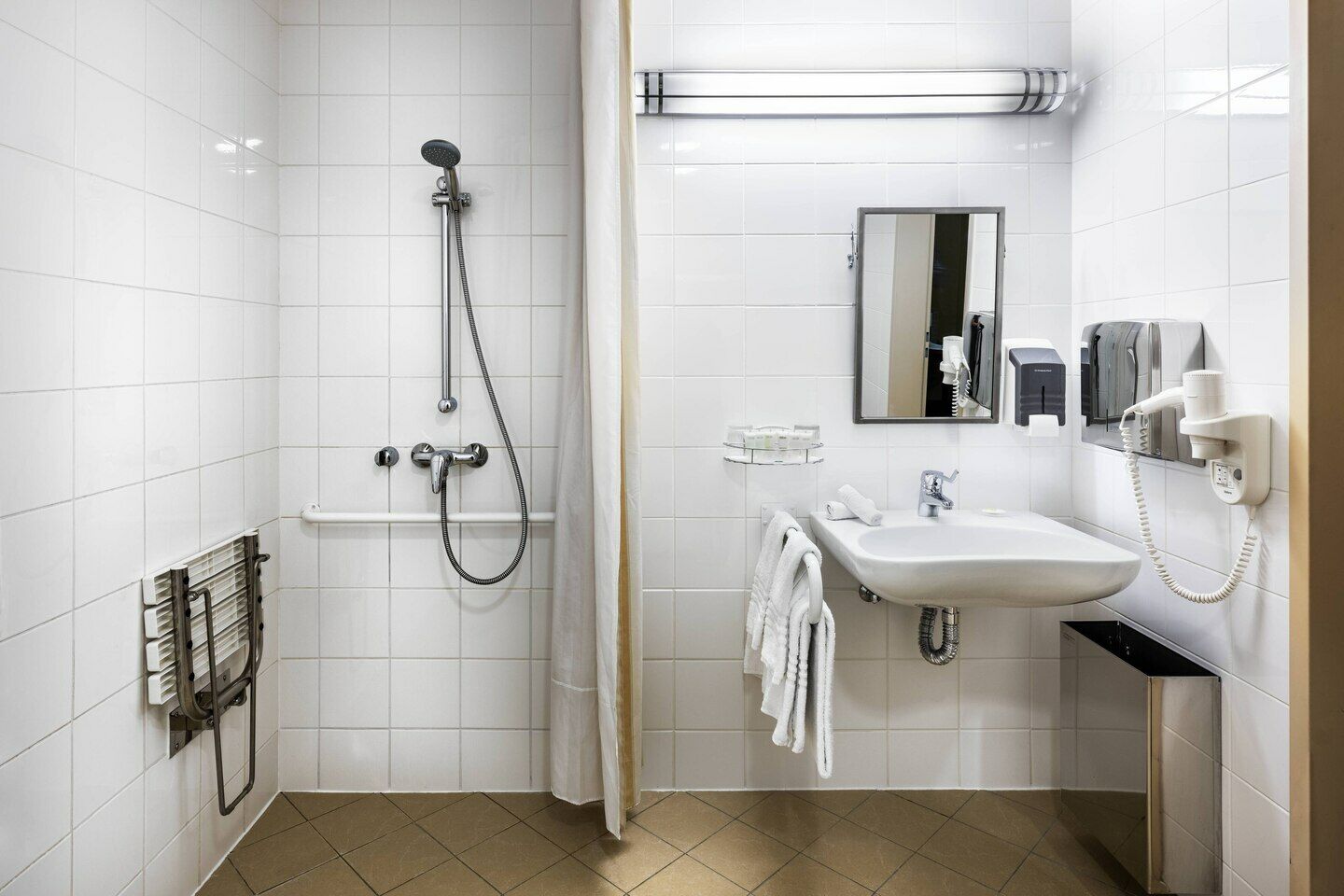 Courtyard By Marriott Prague City Ruang foto